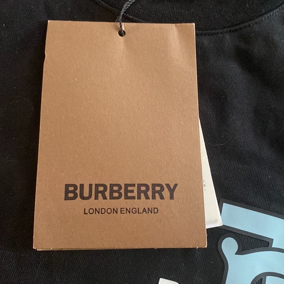 (New) Burberry t shirt - Picture 3 of 4